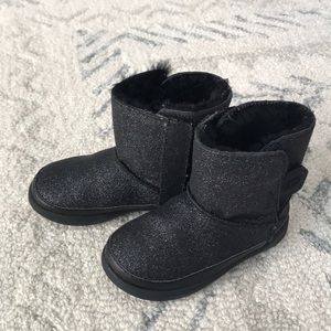 Toddler Uggs sz 6